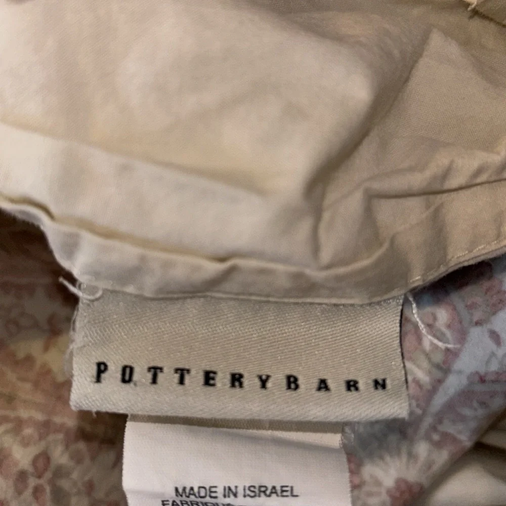 Pottery Barn FULL/QUEEN DUVET PAISLEY RED CREAM AND BLUE 2 Euro Shams